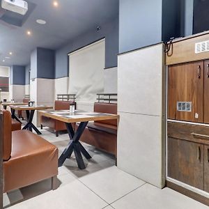 Super Townhouse Oak De Alphabet Hotel Bolarum